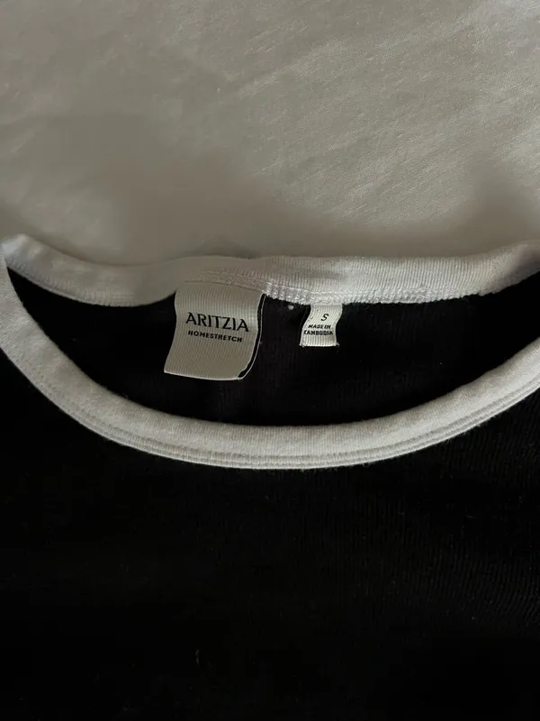 Aritzia basic homestretch tee - Image 2