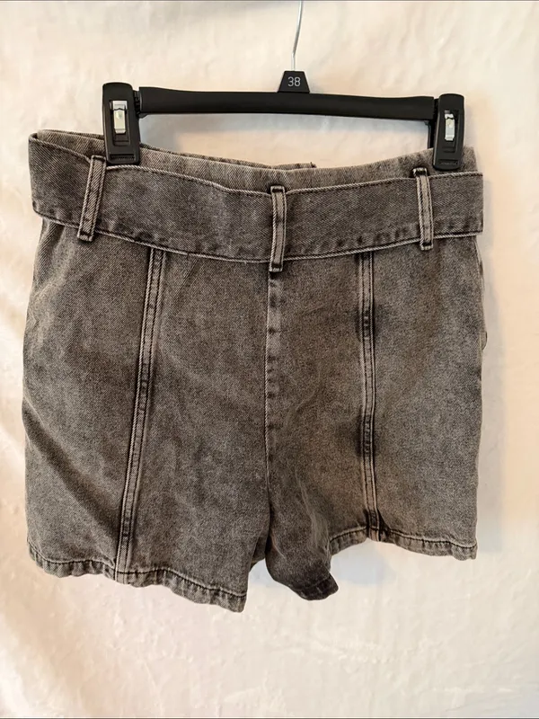 Zara Washed Grey High-Waist Belted Denim Shorts - Image 3
