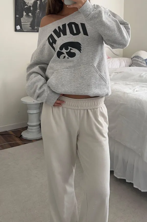 vintage off the shoulder heather grey graphic sweatshirt - Image 2