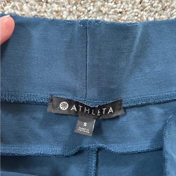 Athleta Blue Teal Short Shorties Athleticwear Athleisure Comfy Casual Workout - Image 2