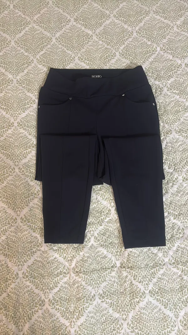 Navy blue capri dress pants soho  - Image 3