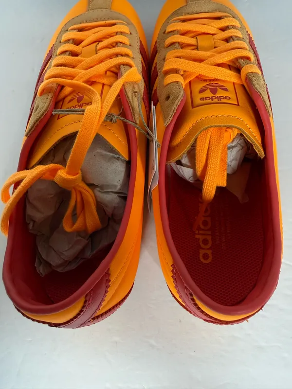 Women’s Adidas Tokyo size 7.5W - Image 5