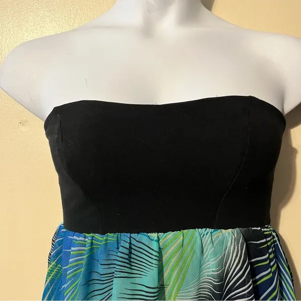 Tropical Strapless Dress with Black Bodice - Image 3