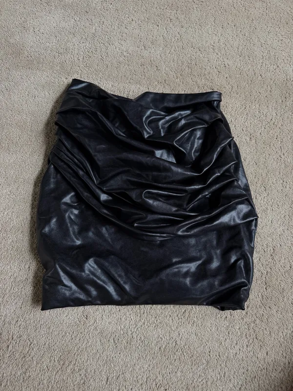 Vic Salvage Black Ruched Mini Skirt – Size Small - Image 2
