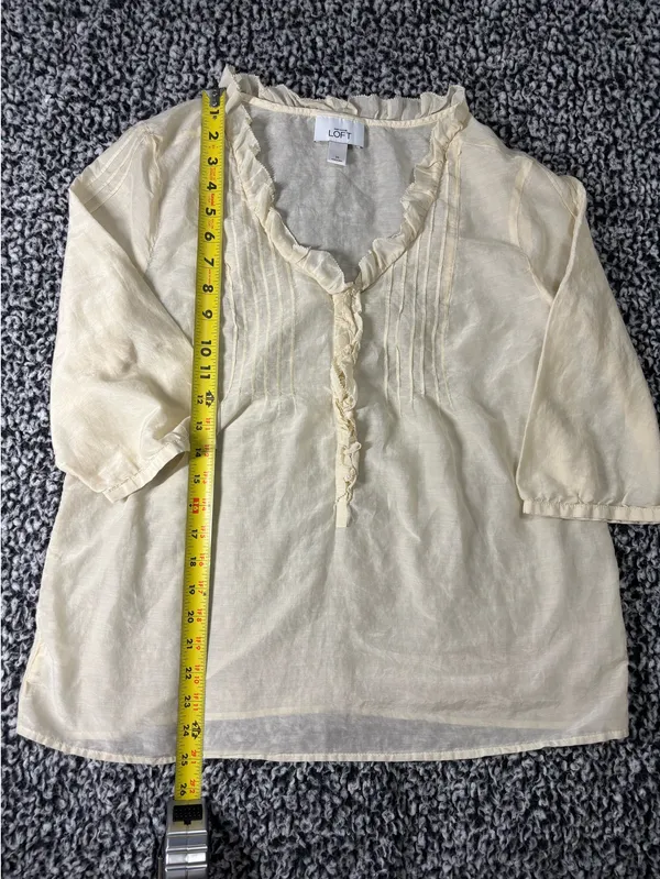 LOFT Cream Ruffle V-Neck Pintuck Pleated Short Sleeve Blouse Preppy Size M - Image 3
