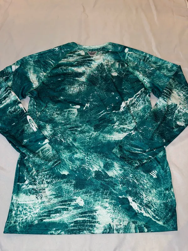 Columbia Omni-Shade Long Sleeve Medium - Image 6