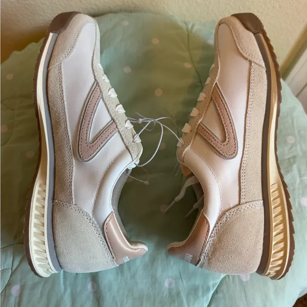 NWT Tretorn Hailey Women's Pink and Cream Sneakers size 9 - Image 4