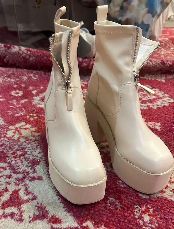 Chunky cream boots Tan Size 9 - Image 3