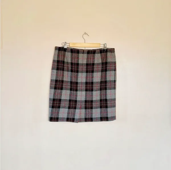 SALE! Gray Talbots Plaid Lined Skirt Size 14P EUC - Image 2