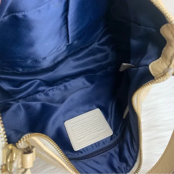 Coach Cream Patent Leather Crossbody/Shoulder Bag - Image 6