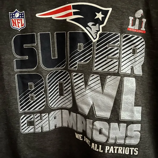 New England Patriots women’s Super Bowl champions vneck T-shirt size L - Image 2
