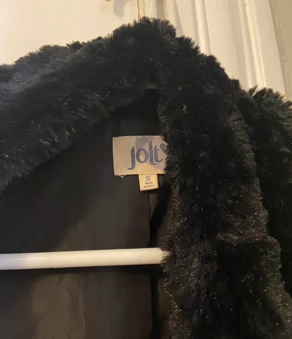 Black Fur Vest  - Image 10