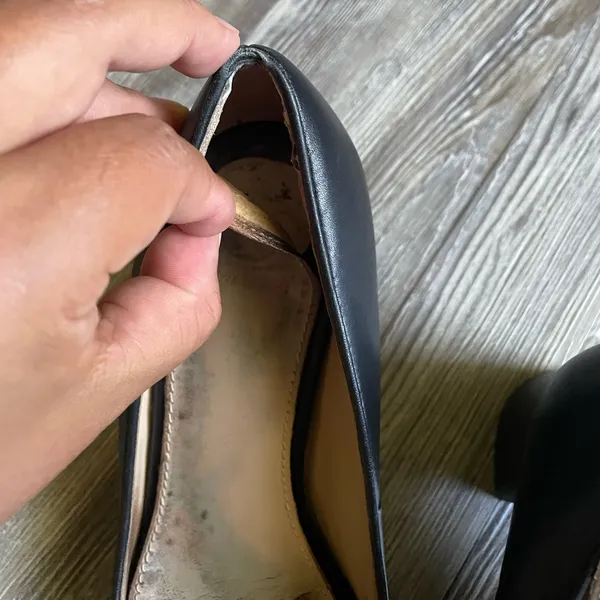 Tory Burch Black Leather Flats with Gold Logo - Image 13