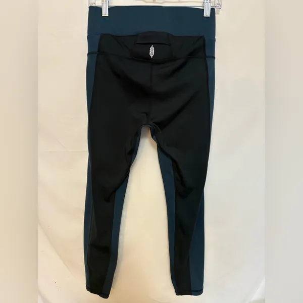 Free People Movement Rebel‎ Leggings Size Medium - Image 6
