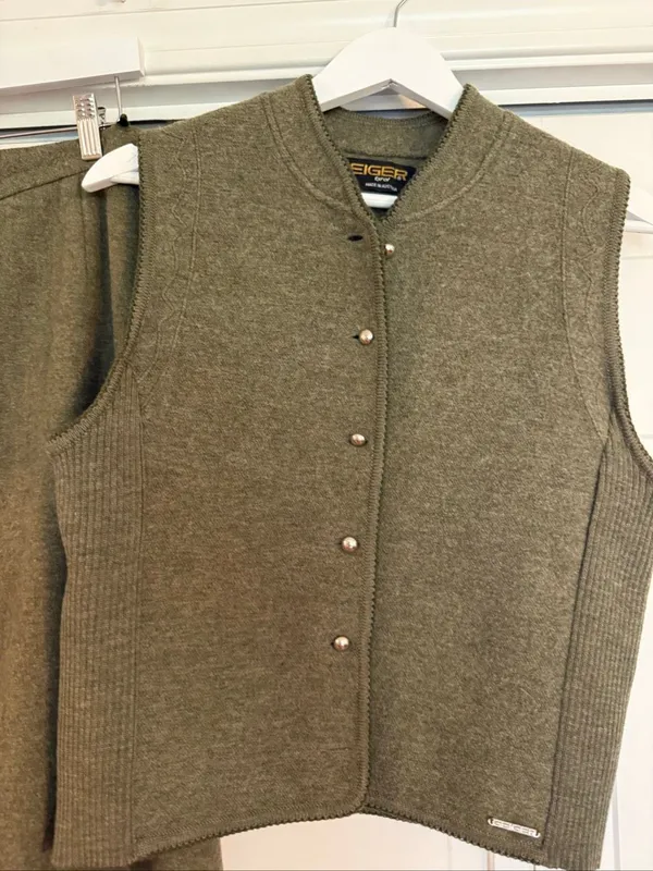 Kurt Geiger vintage 100% wool olive green vest 42/12 - Image 4