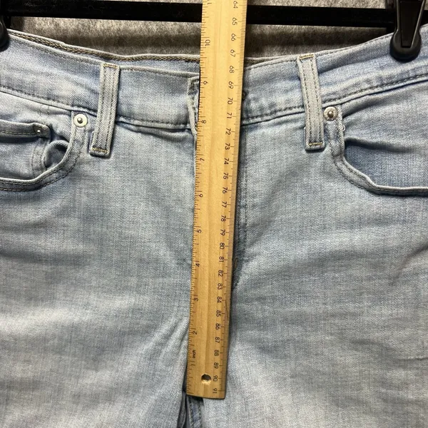 Levi's Jean‎ Shorts Size 30 Womens Mid Length Short Cuffed Mid Rise Blue Denim - Image 5