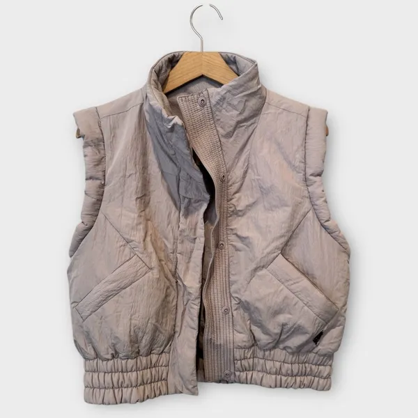 NEW Free People FP Movement Scrunch Time Puffer Vest Size XS - Image 7