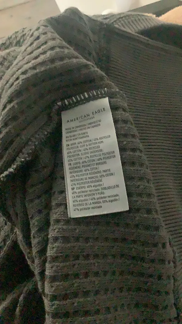 American Eagle Sweatshirt - Image 4