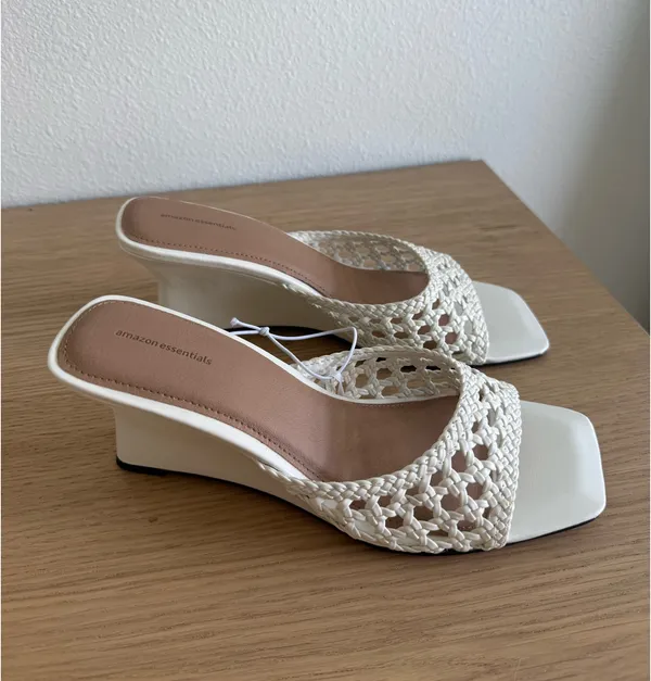 White Woven Wedge Sandals Size 8 - Image 2