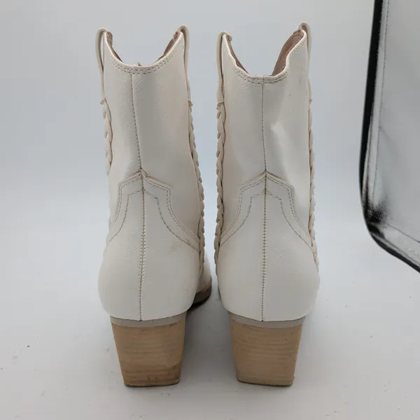 DV Dolce Vita Karyn White Western Ankle Boots Women 8.5 Braided Pointed Toe - Image 5