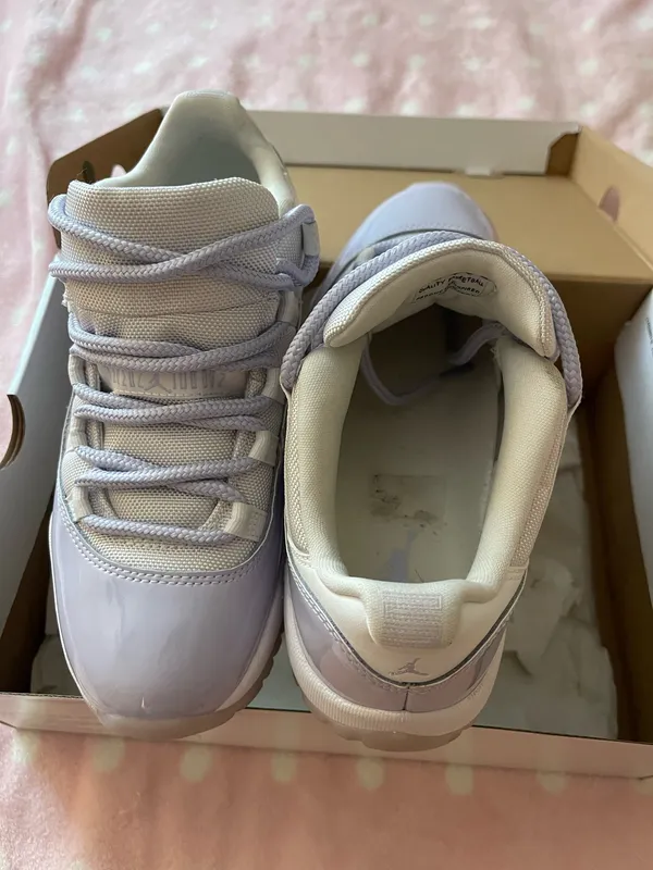 Air Jordan Retro Low Women’s - Image 3