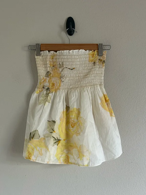 Banana Republic Strapless Floral Smocked Top Size XS - Image 2