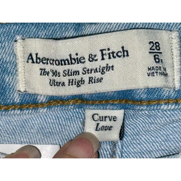 Abercrombie & Fitch Curve Love 90s Slim Straight Ultra High Rise Jeans Size 28 6 - Image 3
