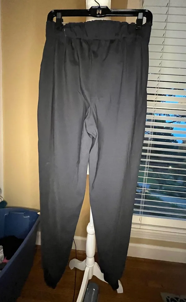 Lululemon Black size 8 joggers - Image 2