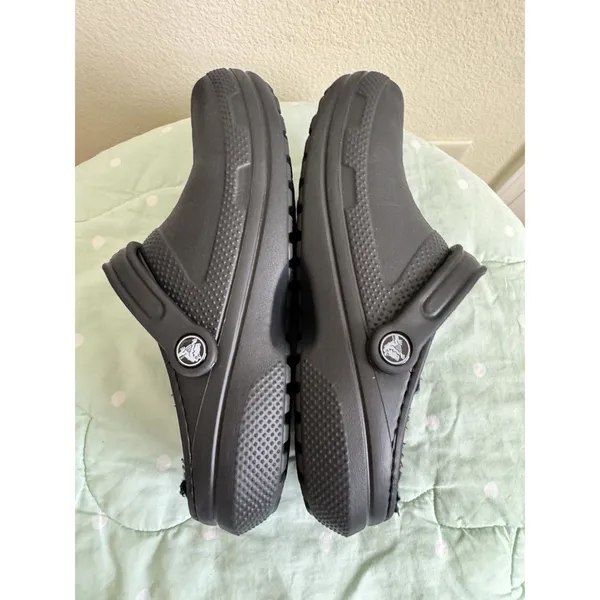 Crocs Black Faux Fur Fuzz-Lined Slip On Clog Round Toe Womens size 8 - Image 9
