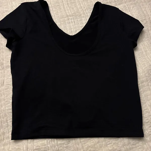 Under Armour Black crop top - Image 2