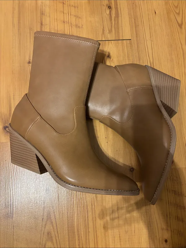 Universal Threads Classic Tan Mid-Calf Women’s Heeled Boots - Image 2