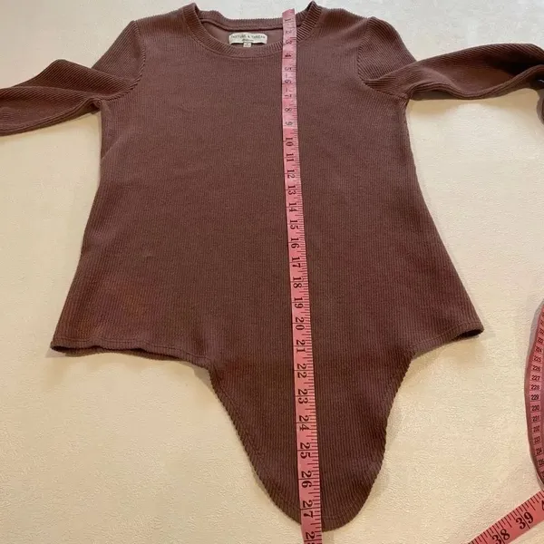 Texture & Thread Madewell Ribbed Long Sleeve Top Size Small Asymmetrical Hem Mau - Image 4