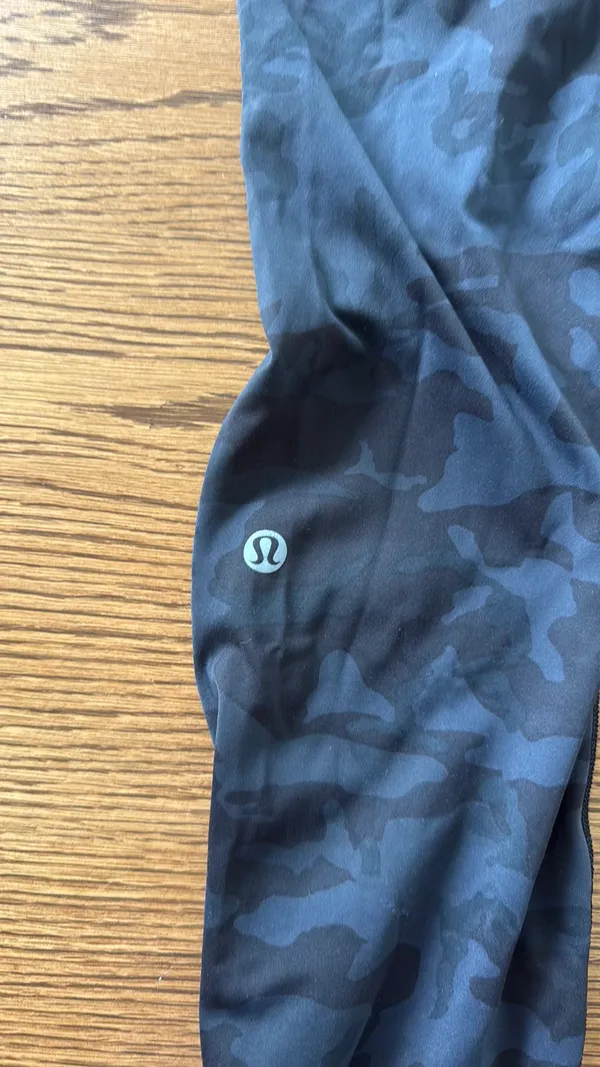 Lululemon Black Camo Leggings 25" - Image 3