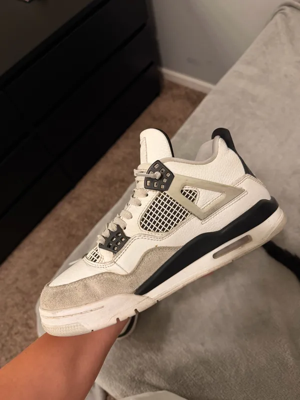 Nike Jordans  - Image 4