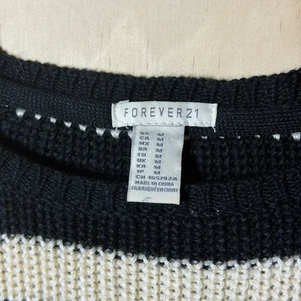Forever 21 Striped Knit Sweater Black White Crew Neck Long Sleeve Women's M - Image 4
