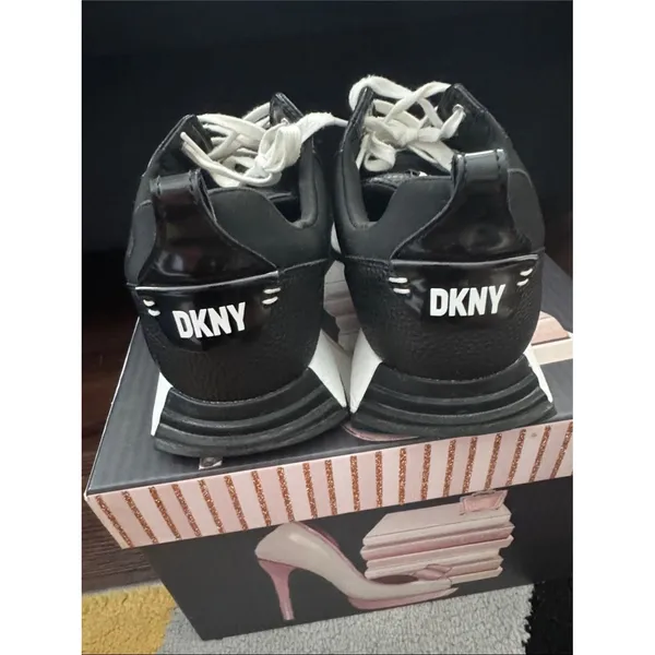 DKNY Black Leather Low-Top Sneakers with White Laces - Image 3