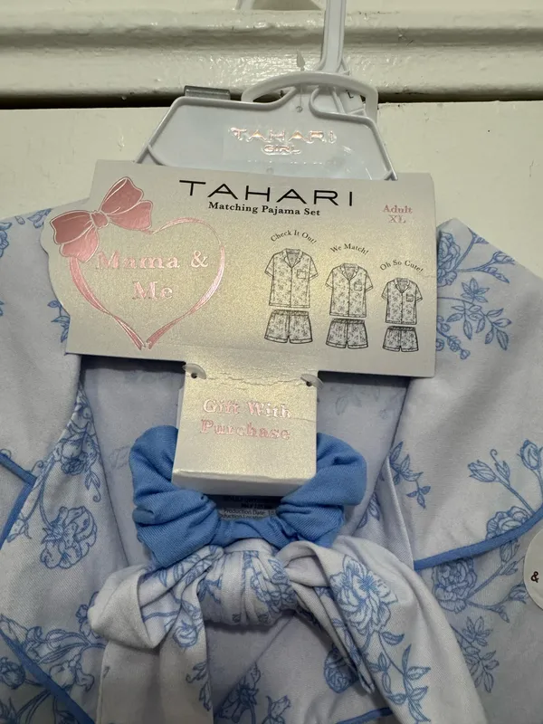 Tahari floral soft and cozy short pajama set size XL - Image 2