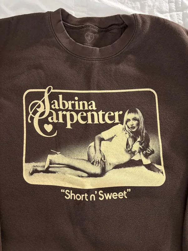 Sabrina Carpenter Sweatshirt Brown Size L - Image 4