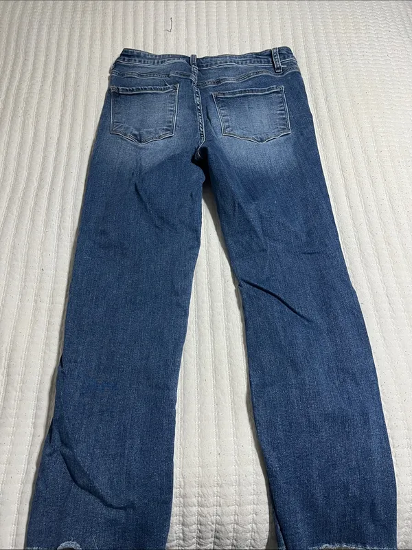 Vervet Women’s Straight-Leg Distressed Jeans in Blue - Image 3