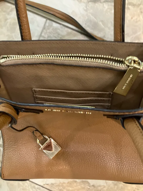 MICHAEL MICHAEL KORS. Mercer Medium Pebbled Leather Crossbody Bag - Image 5