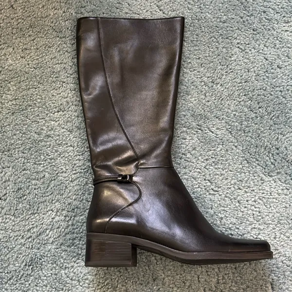 Naturalizer BNWOT knee high black leather boots. Never worn. With box. Size 7. - Image 2