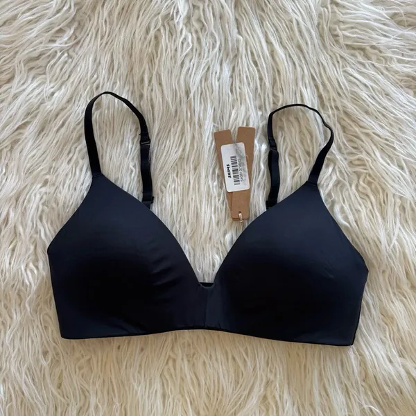 Skims Wireless Form T-shirt Bra Onyx Size 34B - Image 2