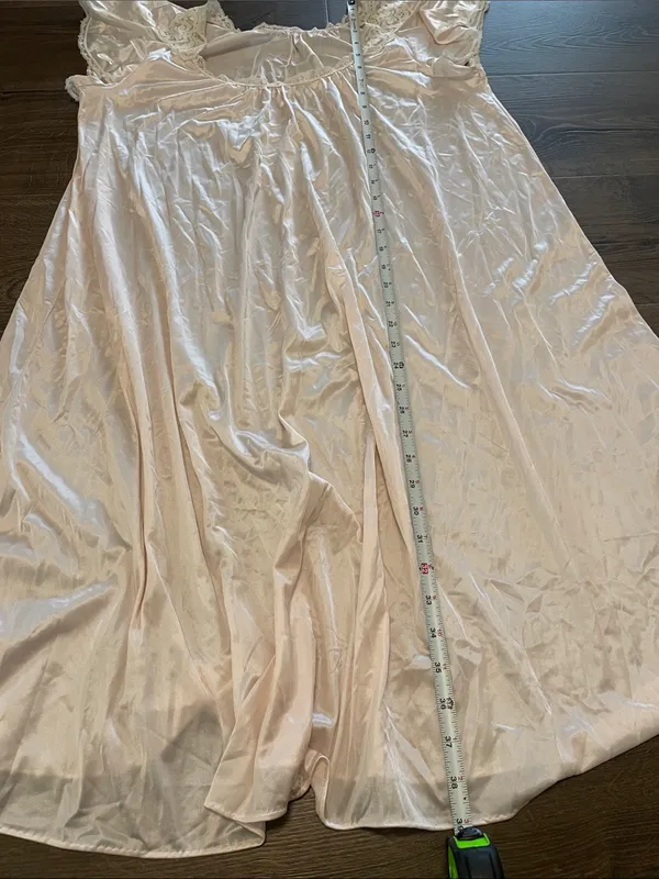 Vintage Miss Elaine Light Pink Lace-Trim Nightgown, Size Medium - Image 3