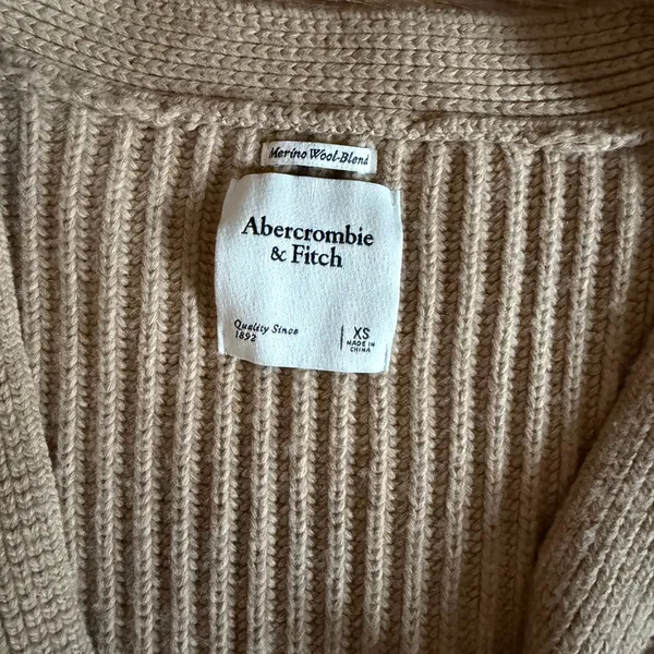 Abercrombie & Fitch Tan Ribbed V-Neck Sweater - Image 2