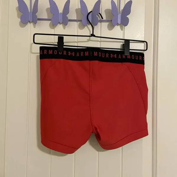NWOT | Under Armour women’s heat gear pink compression‎ shorts — medium - Image 3