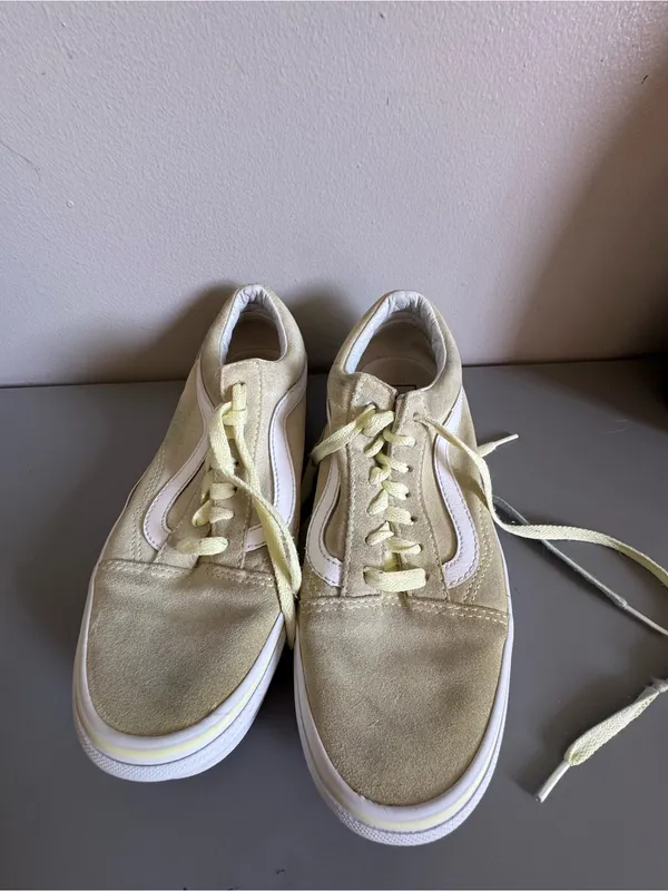 Vans Low-Top Suede Sneakers in Pale Yellow and White - Image 3
