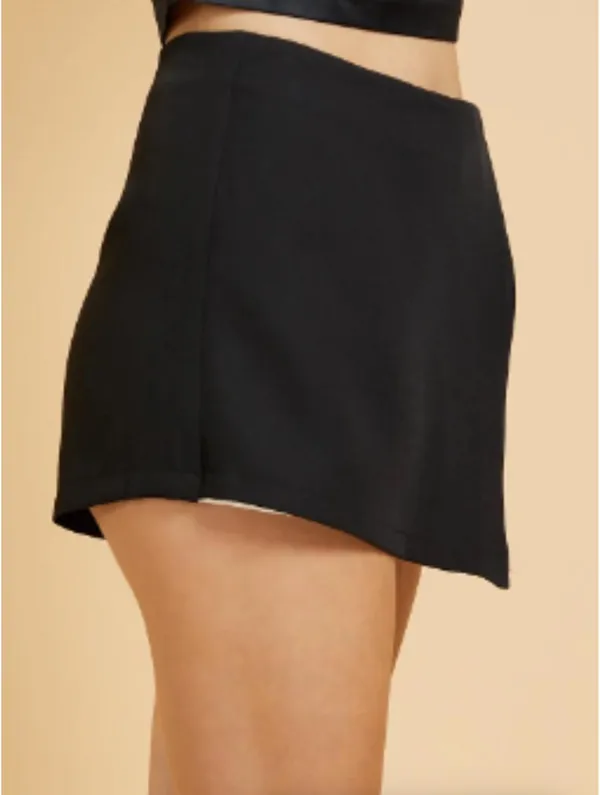 Vestique Black and White Skort  - Image 6