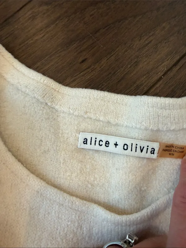 Alice + Olivia Cream Boxy Crewneck Short Sleeve Sweater Size Medium - C54-141 - Image 5