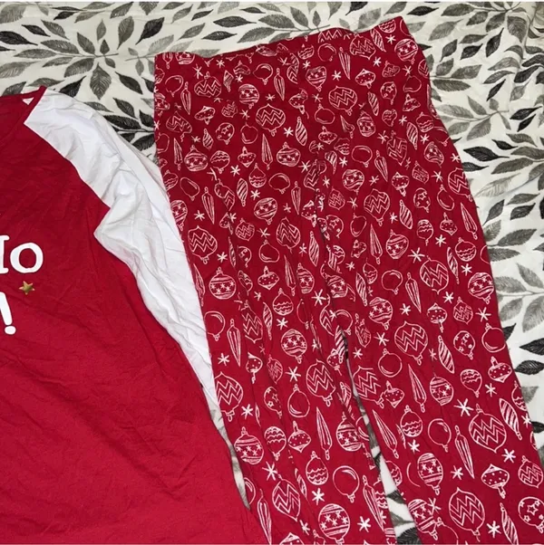 Macy's Christmas pajama set - Image 3