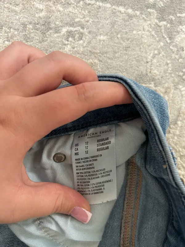 American Eagle Jeans - Image 3